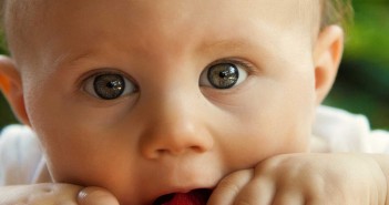 Food Stuck in Baby's Throat | Mom Exclusive